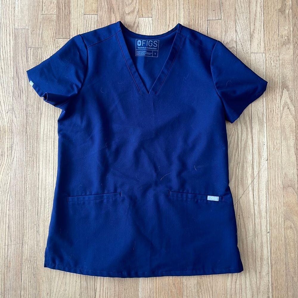 Figs 3 pocket scrub top